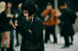 A street style look from Seoul Fashion Week Spring 2020.