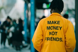 A street style look from Seoul Fashion Week Spring 2020.