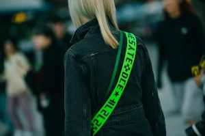 A street style look from Seoul Fashion Week Spring 2020.