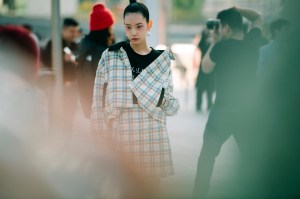 A street style look from Seoul Fashion Week Spring 2020.
