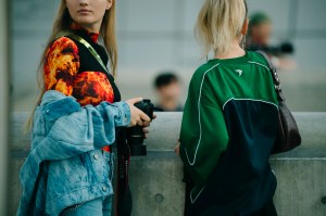 A street style look from Seoul Fashion Week Spring 2020.