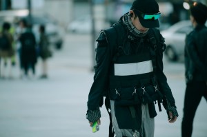 A street style look from Seoul Fashion Week Spring 2020.