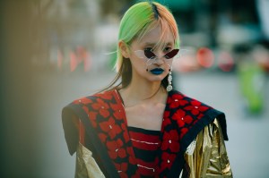 A street style look from Seoul Fashion Week Spring 2020.