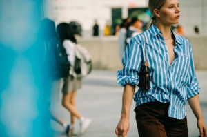A street style look from Seoul Fashion Week Spring 2020.