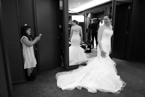 Melissa Murdock with her daughter at her Vera Wang bridal fitting.