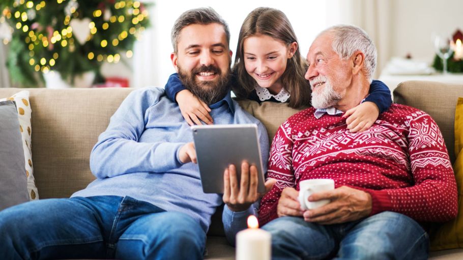 Big Commerce and Retail Pro International say POS updates, inventory management and mobile optimization can drive store sales this holiday.