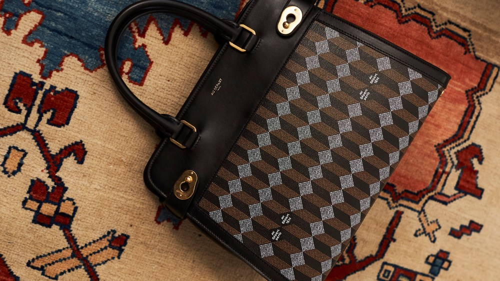 A style from the Au Départ bag collection