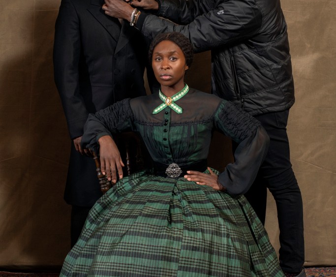 4130_D031_00152_RCActors Leslie Odom Jr. and Cynthia Erivo with Costume Designer Paul Tazewell on the set of HARRIET, a Focus Features release. Credit: Glen Wilson / Focus Features