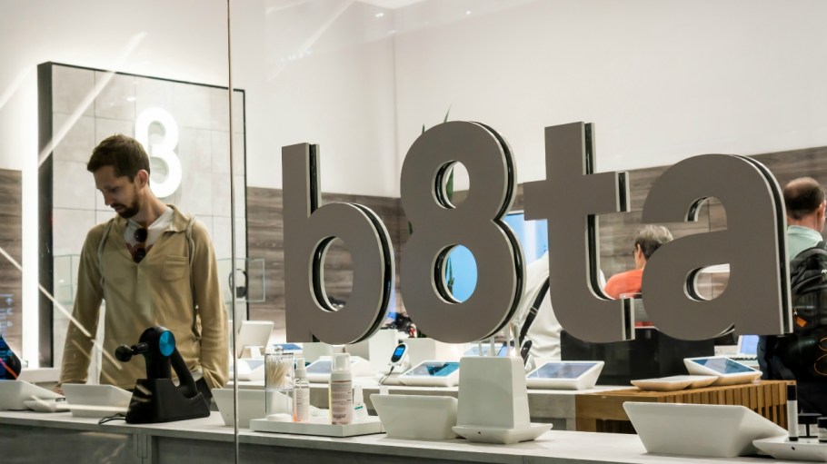 Retail-as-a-service startup B8ta is using a $50 million Series C to open an international office in Dubai and license its software platform.
