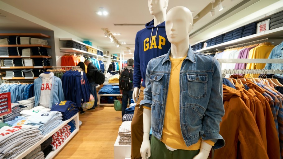 Art Peck is leaving his position as Gap CEO following a challenging Q3 as company earnings indicate lackluster sales drove the change.