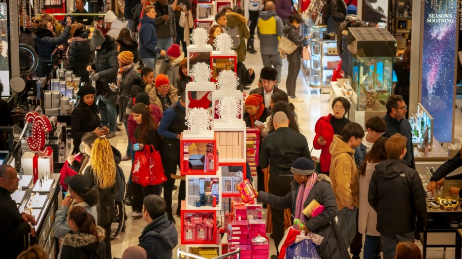 Macy's third-quarter comps dropped 3.5 percent, signaling continuing problems with sluggish foot traffic at struggling, lower-tier malls.