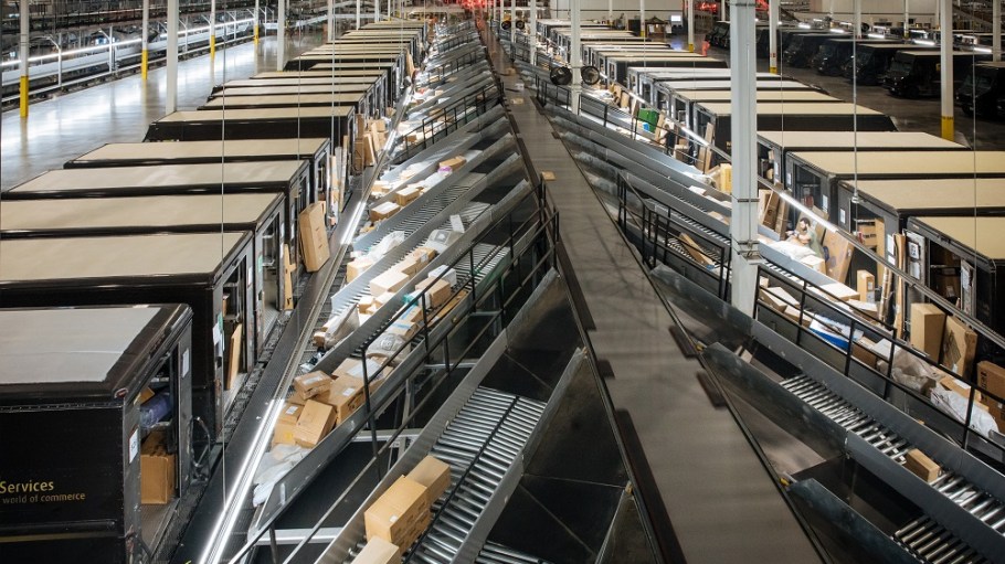 UPS forecasts a record-breaking year for e-commerce returns this holiday season, with a high of 1.9 million parcels shipped back on Jan. 2.