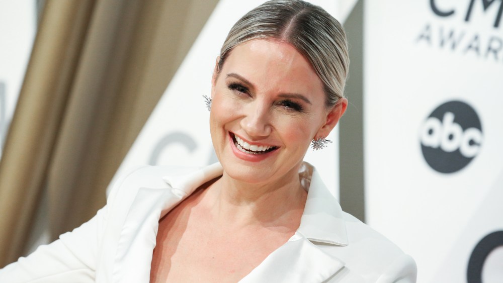 Jennifer Nettles 53rd Annual CMA Awards, Arrivals, Bridgestone Arena, Nashville, USA - 13 Nov 2019