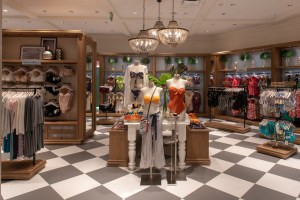 The swim section at Palacio de Hierro Veracruz.