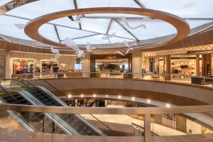 Seagulls hover above the escalators at Palacio de Hierro Veracruz.