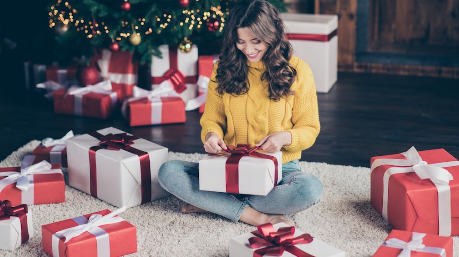 From shirt dresses and jean skirts to workwear jackets and sequined jeans, Rivet's denim holiday gift guide offers ideas for stylish women.