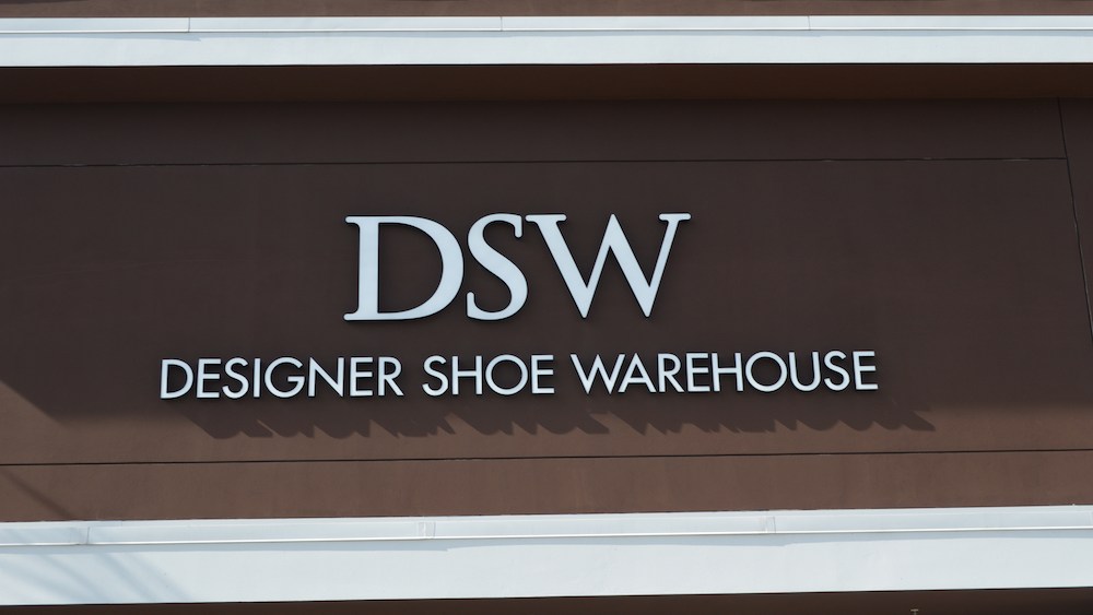 Designer Brands Inc. released its Q3 results, showing weakness in margins and earnings due to warm weather and tariff troubles.
