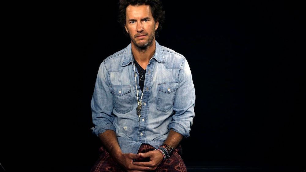 Toms Shoes has been taken over by creditors in exchange for a debt restructuring as the former one-for-one brand brand struggles to pay off its debts.