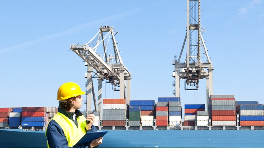 Cargo volume at major U.S. container ports increased significantly in November as retailers brought in merchandise ahead of new tariffs.