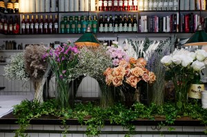 Caf Dante, a Manhattan eatery, was transformed into a winter wonderland, full of fresh flowers and candles, for the La Perla luncheon.