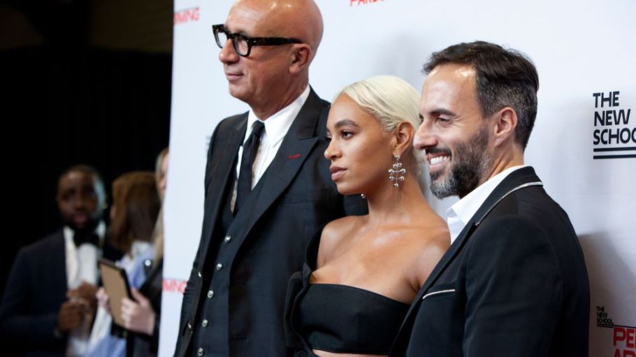 Digital luxury fashion platform Farfetch raised $250 million from Tencent and Dragoneer to fuel future growth and reach Chinese consumers.
