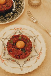 A steak tartare at Brasserie Rosie