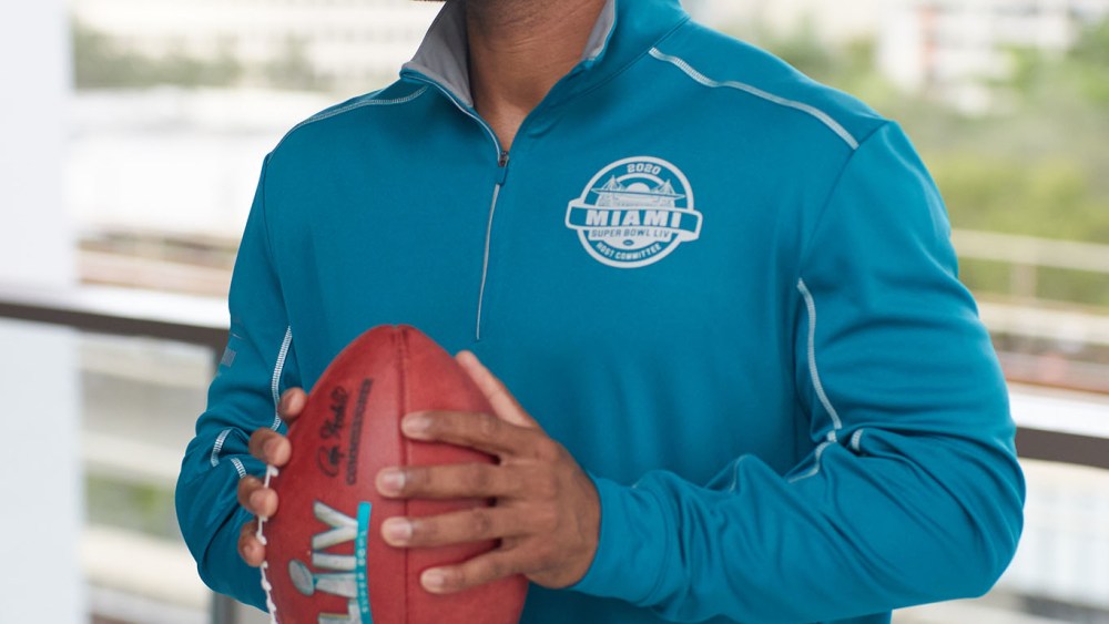 Perry Ellis to Dress Super Bowl Volunteers