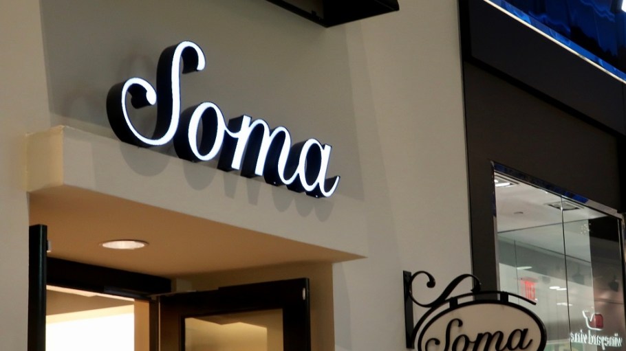 Scoring its first quarter of positive comp=store sales for all its brands in five year, Chico’s also narrowed its fourth quarter loss.