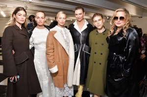Carolyn Murphy, Amber Valletta, Karlie Kloss, Doutzen Kroes, Jennifer Coolidge and guest in the front row