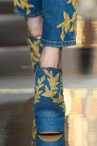 Details at Moschino RTW Fall 2020