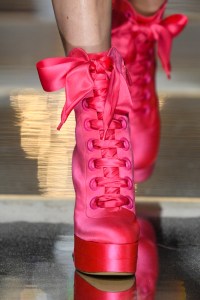 Details at Moschino RTW Fall 2020