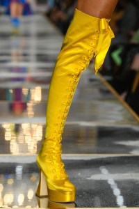 Details at Moschino RTW Fall 2020