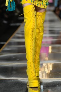 Details at Moschino RTW Fall 2020