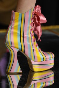 Details at Moschino RTW Fall 2020