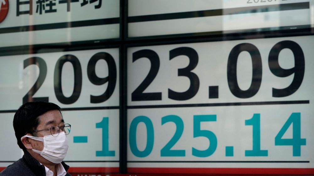 Global stock markets continued to fall on coronavirus fears Friday.