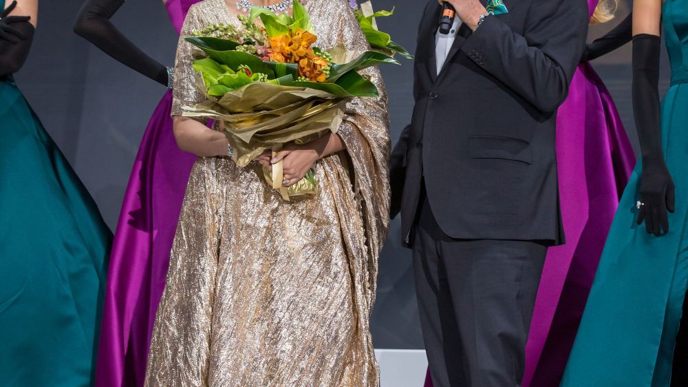 Sonam Kapoor with Jean-Christophe-Babin during the show for Bulgari's high-jewelry collection Jannah in Abu Dhabi.
