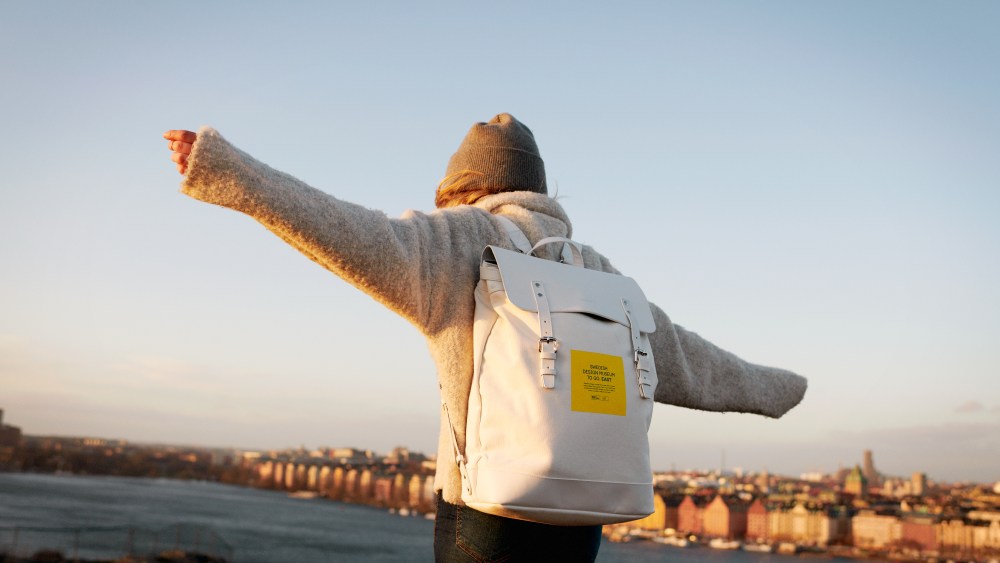 Virtual Design Museum Asks Users to Borrow Backpacks, Explore Outdoors