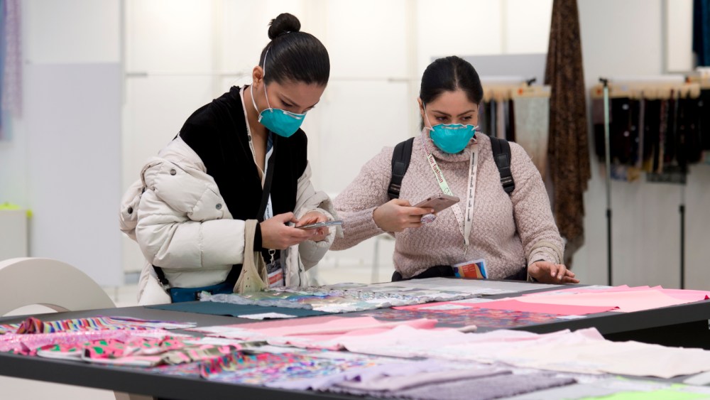 Most Texworld visitors chose to wear protective masks.