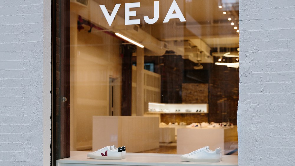 Veja, the sustainable French footwear brand loved by Meghan Markle, is inaugurating a flagship store in New York's Nolita neighborhood.