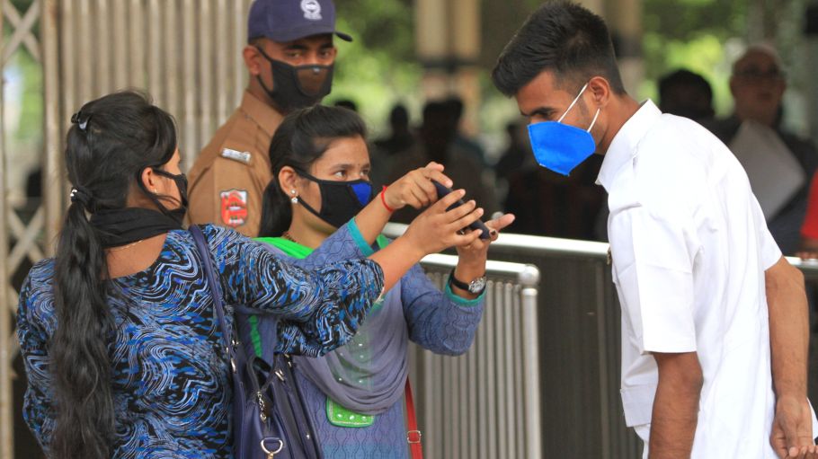 Clean Clothes Campaign is urging fashion brands to ensure garment workers are protected during the unfolding coronavirus pandemic.