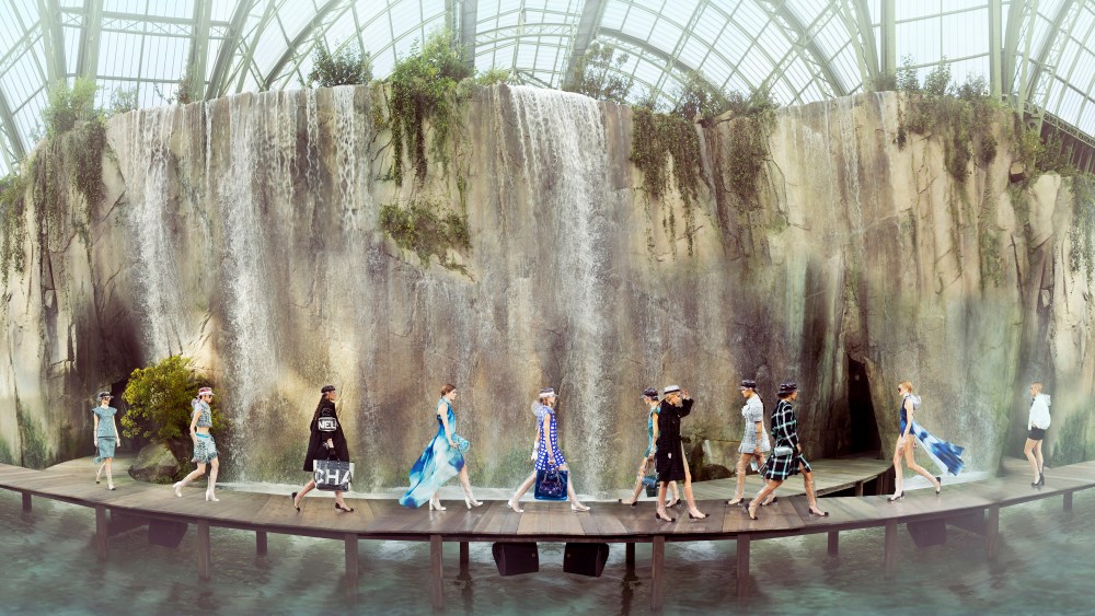 A photograph by Simon Procter from the Chanel rtw spring 2018 show