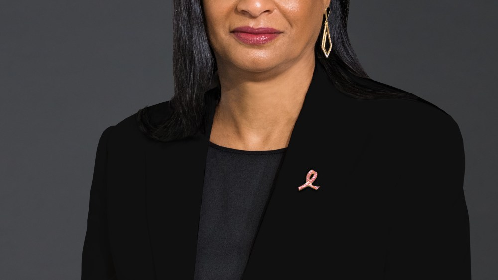 Tracey Travis
