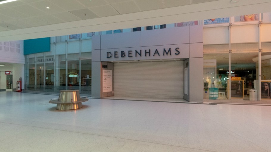 Debenhams, in bankruptcy proceedings, appoints administrators for its UK operation and plans to liquidate its business in Ireland.