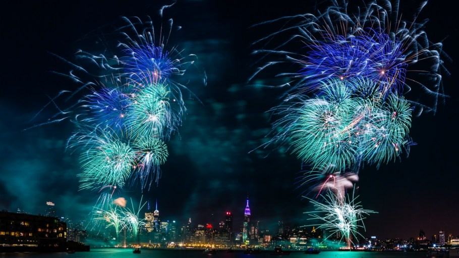 Twitter users blast NYC decision to go ahead with Macy's annual July 4th celebration as labor union pushes to hold off contract talks.