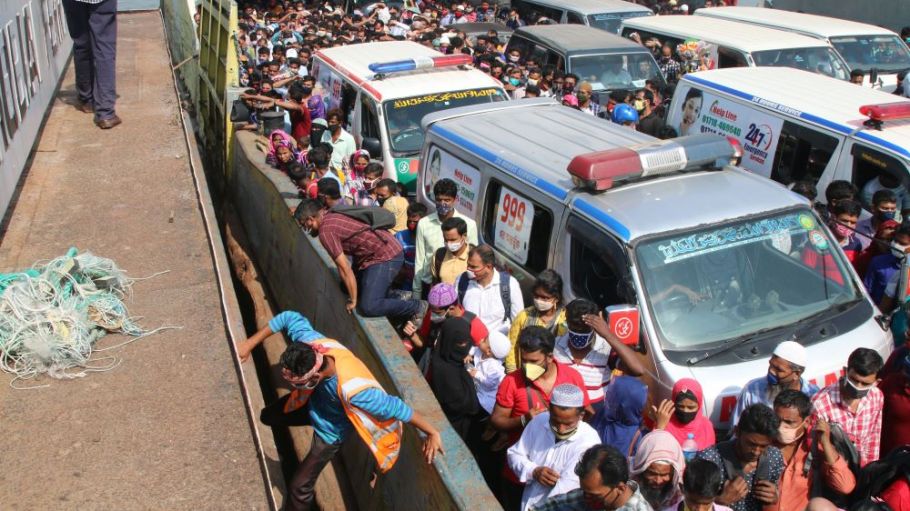 Chaos reigned across Bangladesh as thousands of garment workers hurried back to their jobs, only to discover factories remained shut.