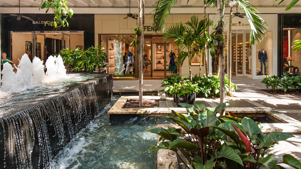 The center fountain at Bal Harbour Shops.