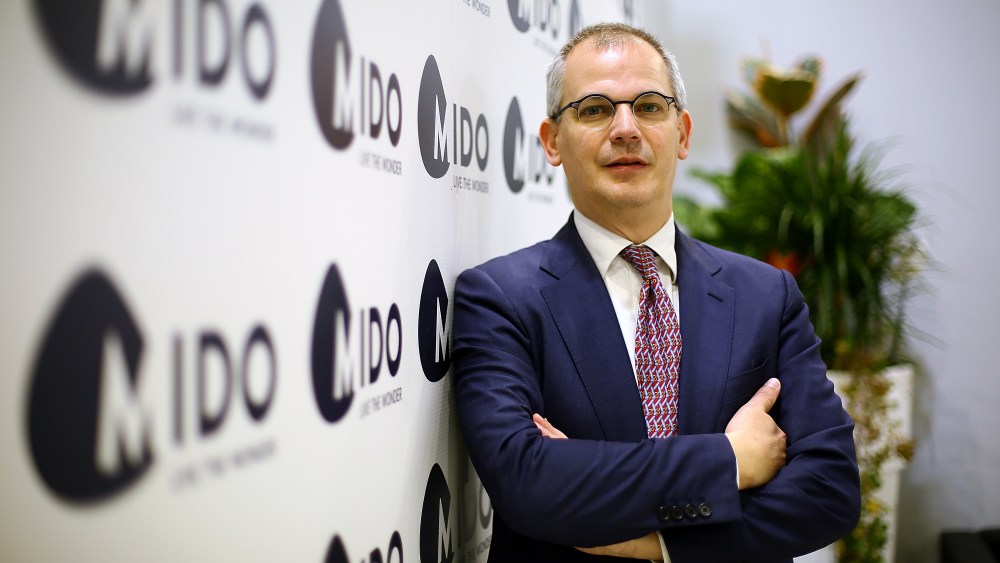 Anfao and Mido's president Giovanni Vitaloni.