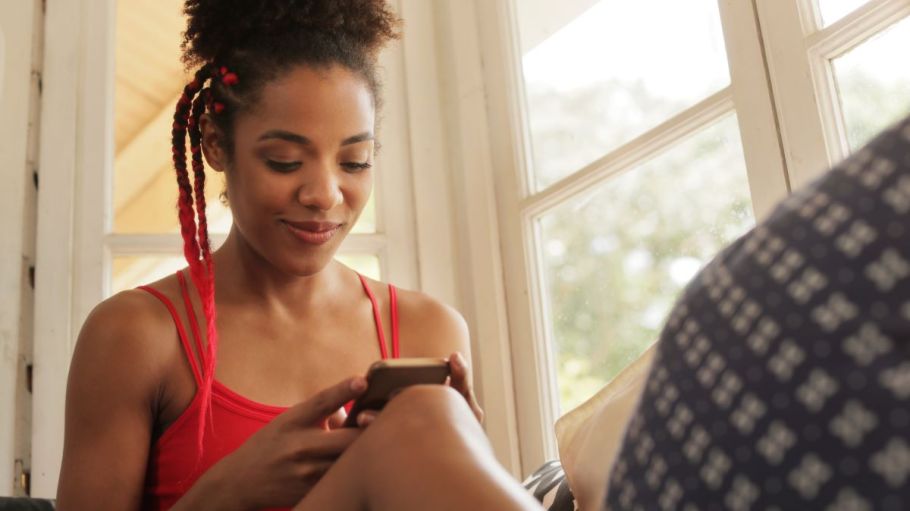 With coronavirus store closures spurring strong sales online, the apparel sector needs fit tech tools to serve shoppers and reduce returns.