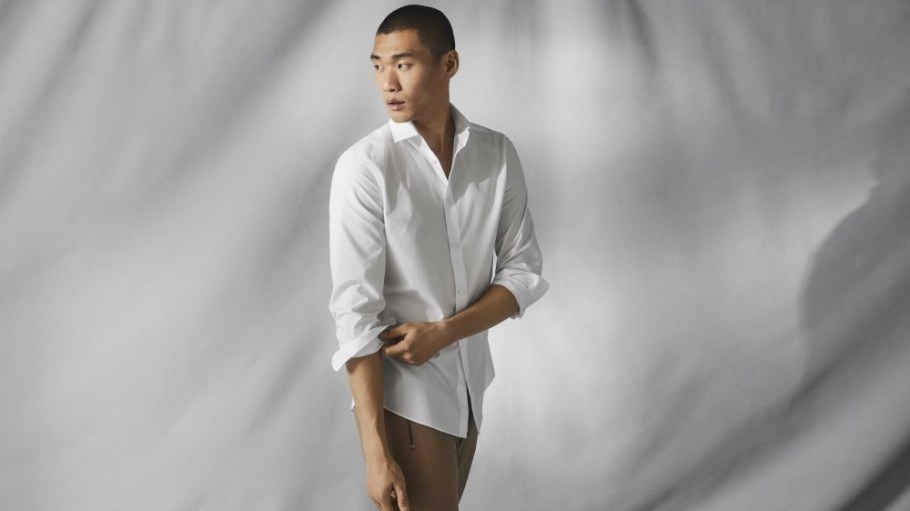 Hennes and Mauritz and Lycra's collection of men's summer apparel uses Coolmax moisture-wicking fabric technology to keep wearers cool.