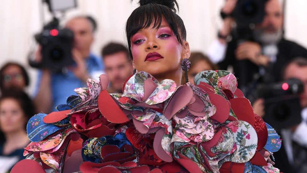Rihanna, 2017